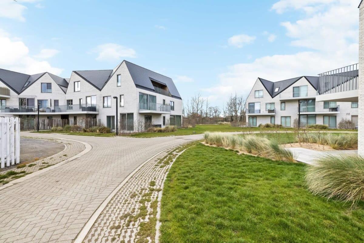Huswell - Apartment With Natural Swimming Pool Middelkerke Exterior photo