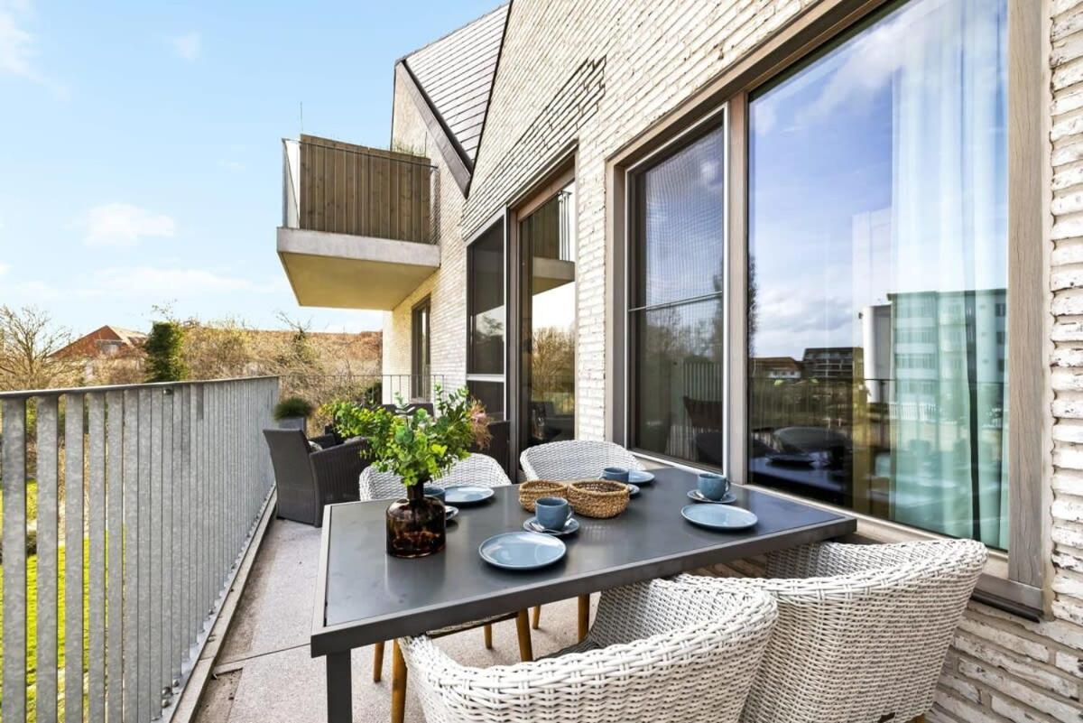 Huswell - Apartment With Natural Swimming Pool Middelkerke Exterior photo